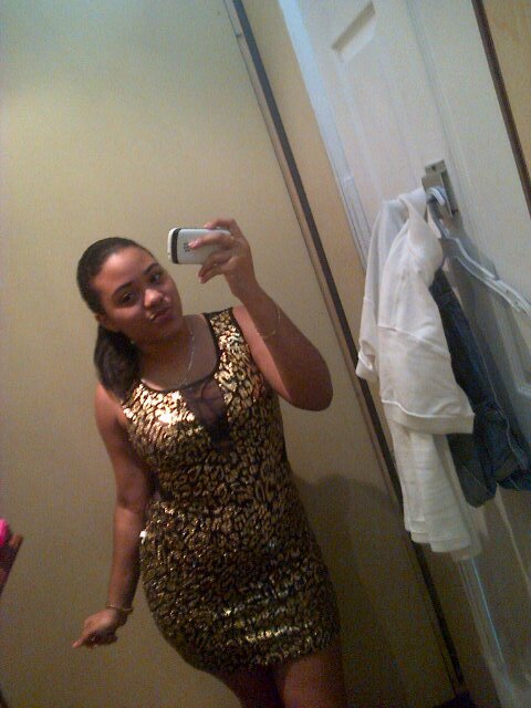 I'm a girlie :p n I'm from Croydon,United Kingdom, I love to laugh .. Love music love to have fun ♥ I lurrrrrv me some Breezy ♥♥ ... Cheerleader ♥