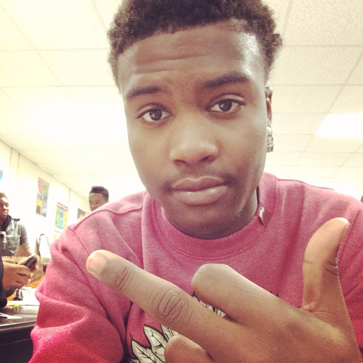 Follow me and ill follow back frfr...
Getting money