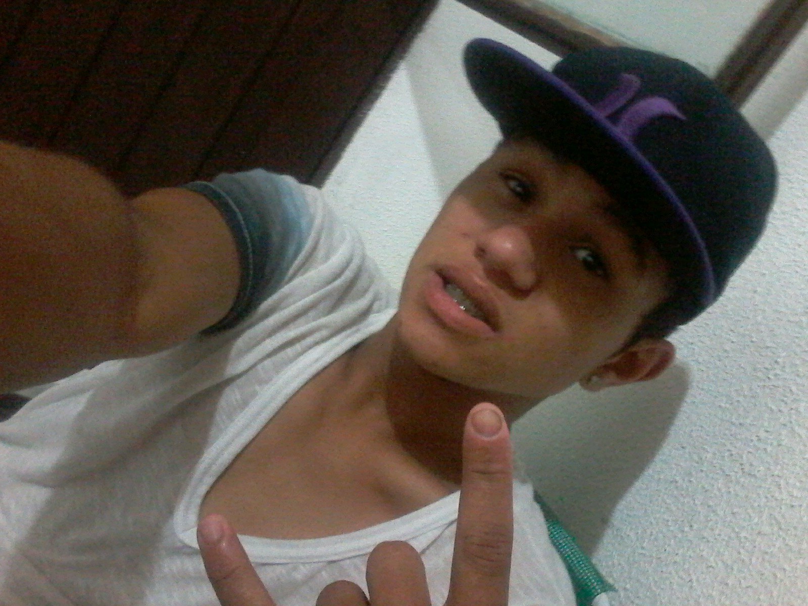 tu é tão importante pra mim, mais não me pergunta como ! qeria ao menos sentir teu abraço /: meu feio ! Te amo horroroso ♥ // Aleh aq