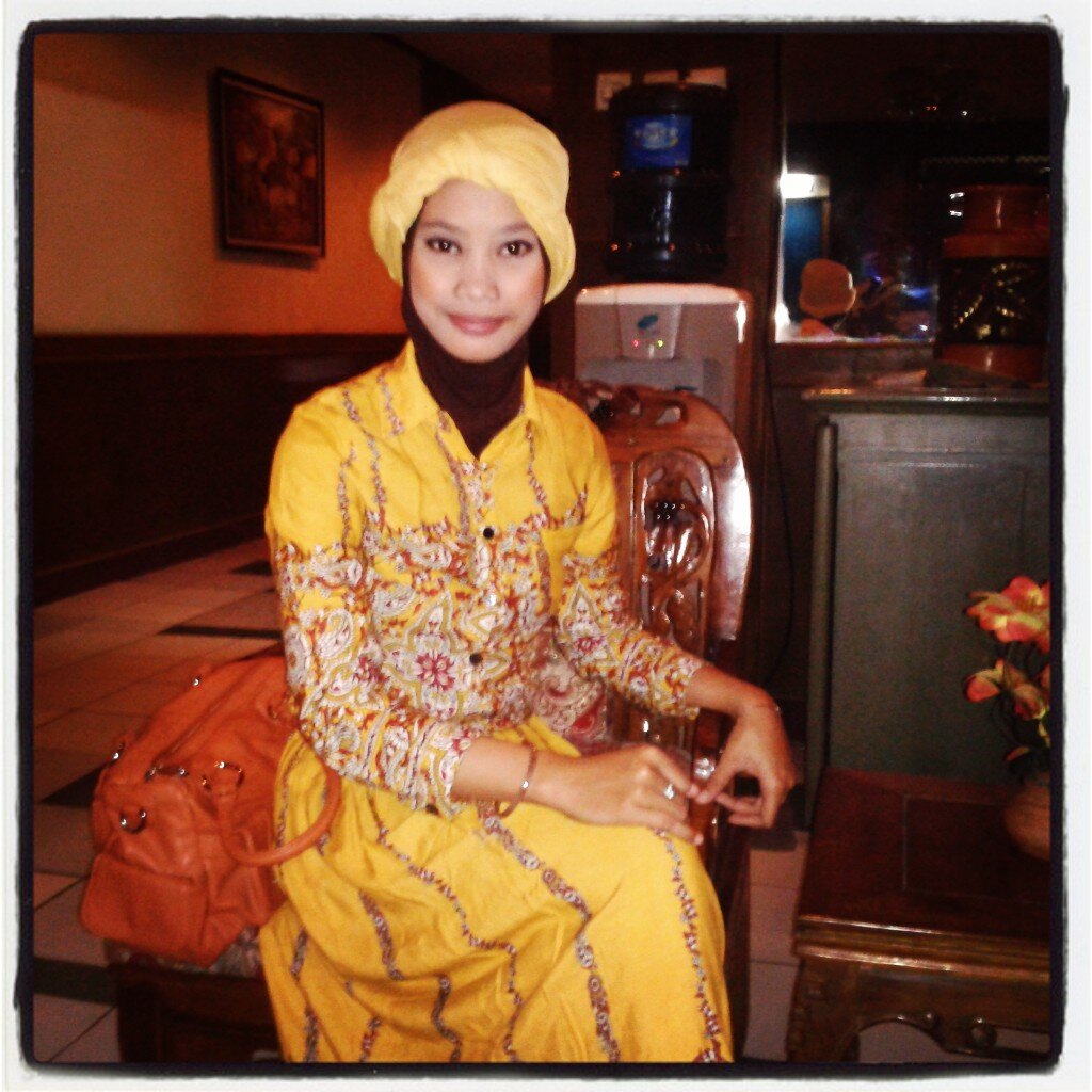 Yang pnting bwt w bahagia....
3