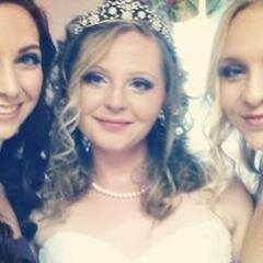 AmandaAndrewk's profile picture. Happy! Happy! Happy!