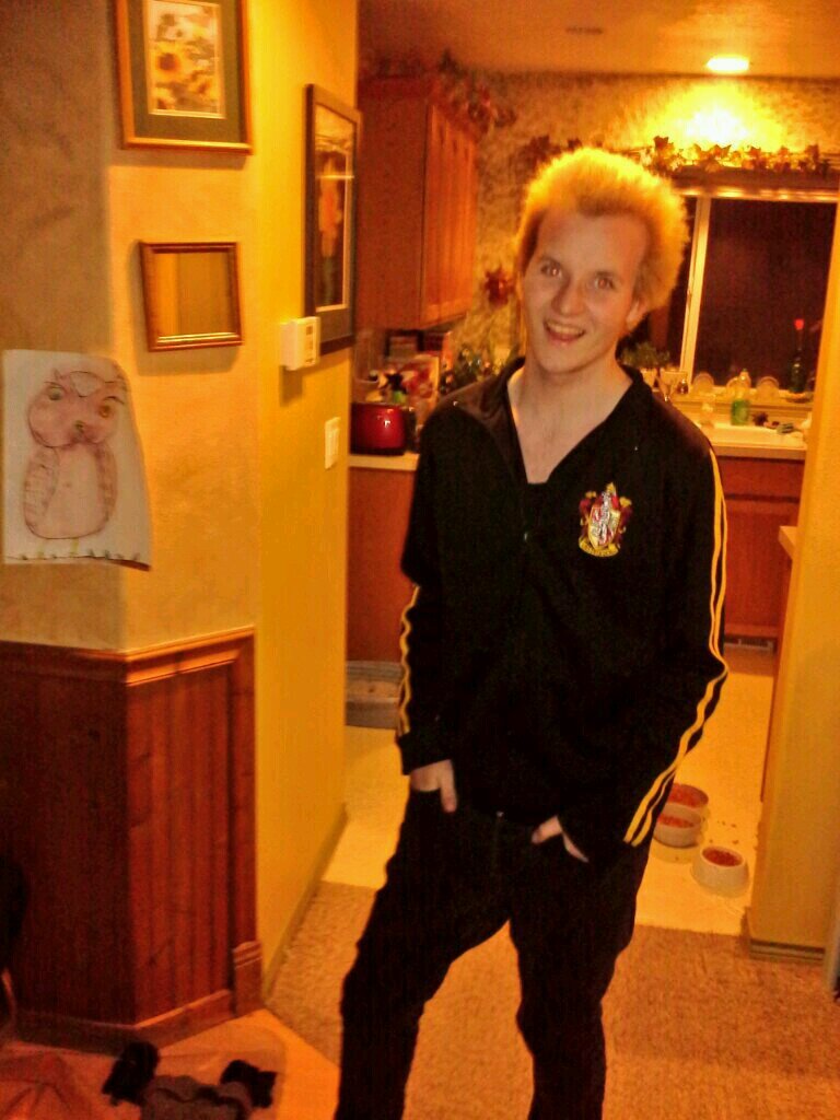 21, crazy, funny, loving an caring, their for my friends then my own self. Just what if I was you're Bae?