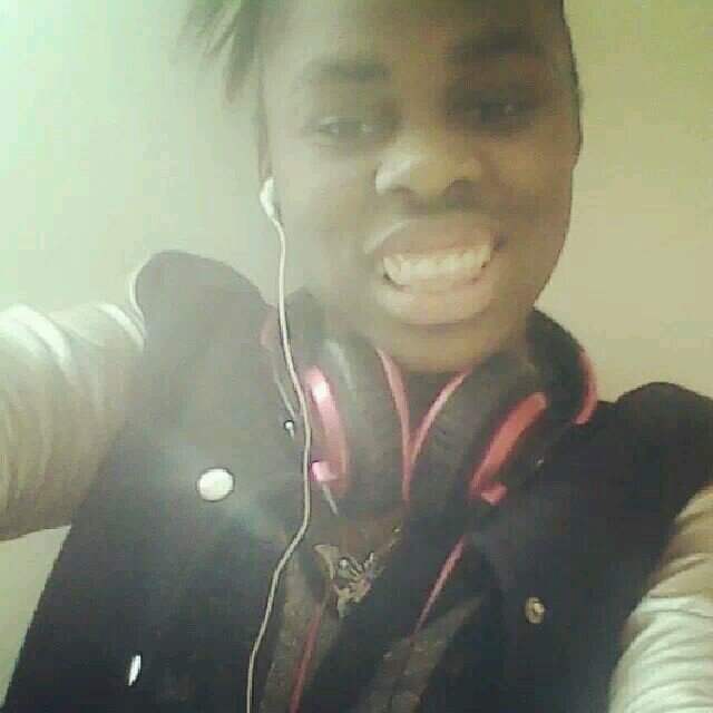 Instagram:Gummie_Bear_Face1