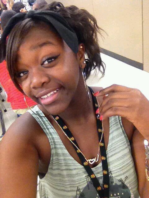 My Life = Music. #TeamAug #TeamQue #TeamBreezy  My Top 3 Artists I Dream Of Meeting ! FMOI : @callme_nini