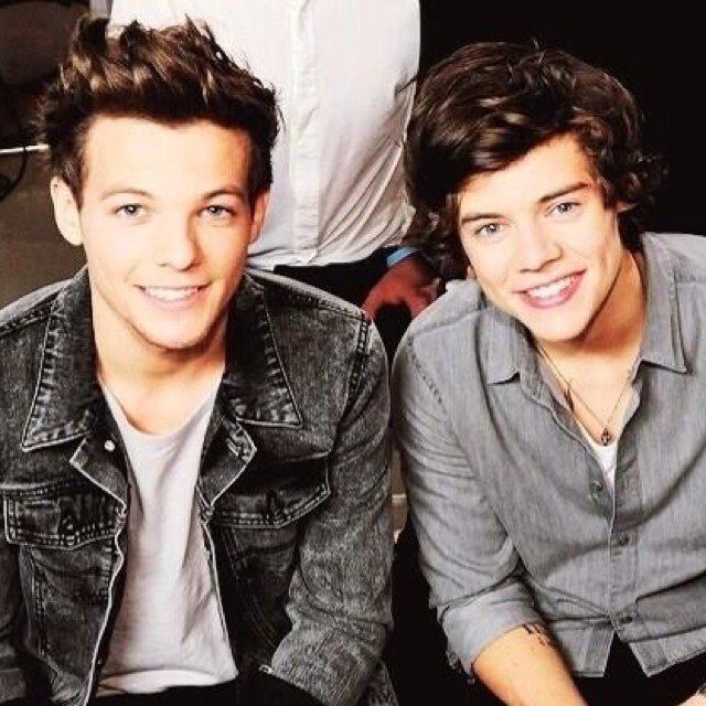 Free follow! (: Please go follow @acetylcolarry because she gave you this follow and it takes a lot of time and effort! (: