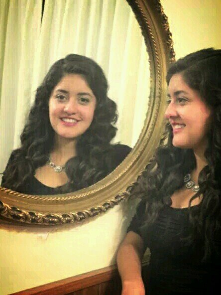 bettymendez_'s profile picture. Take me to the other side