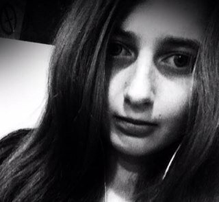 Heyy guys I'm Ashlyn...... :)