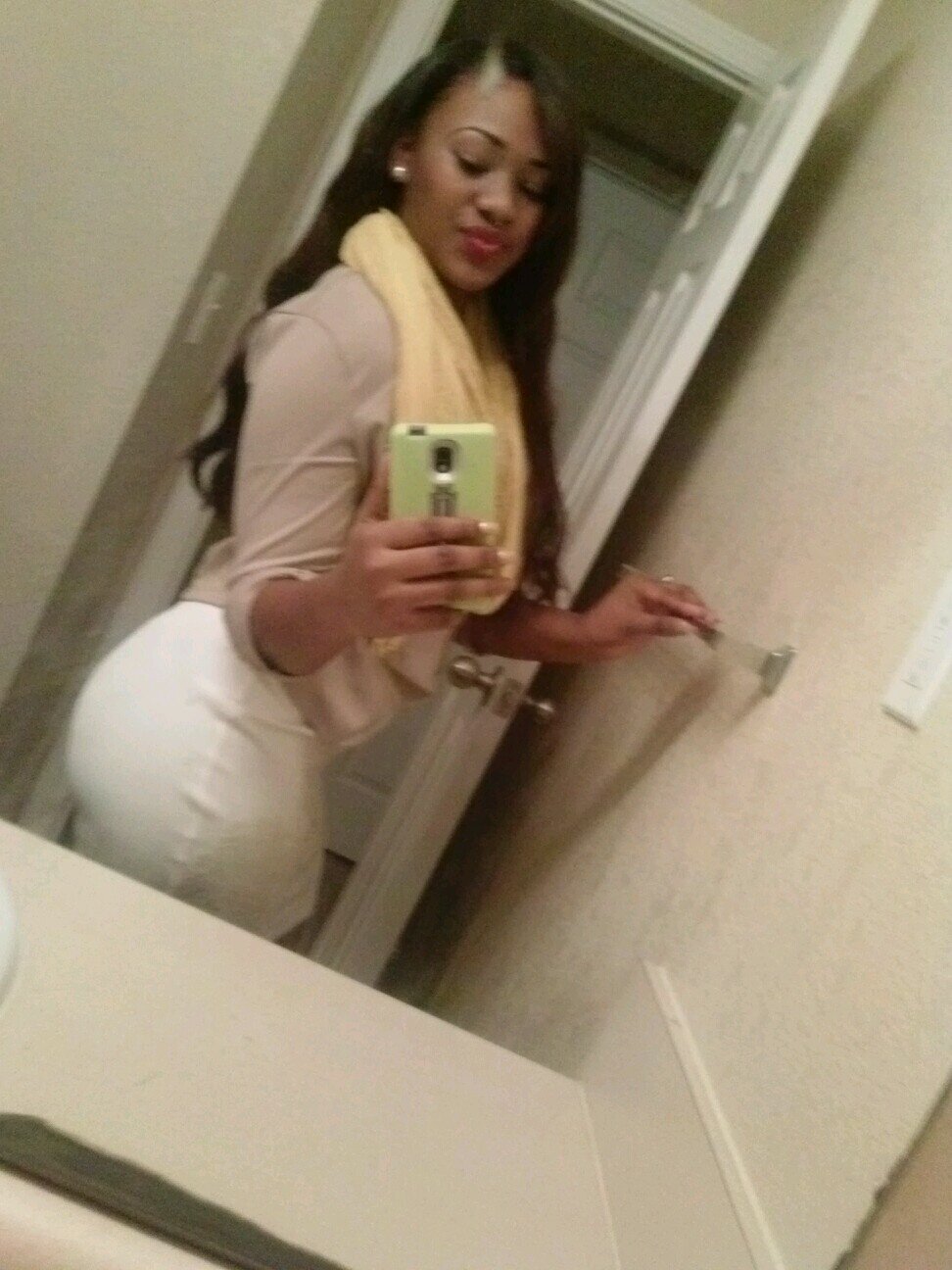 19 yrs young
I ainn worryin bout nun.
student.
single
[#teamNOkids]
At the end of the night when count 
numbers don't lie to my baby.