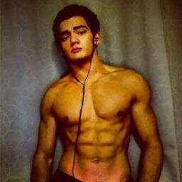 I am trying to fulfill what I have always wanted and that is peak aesthetics. #can'tdreadtheshred #hardwork

u mad?