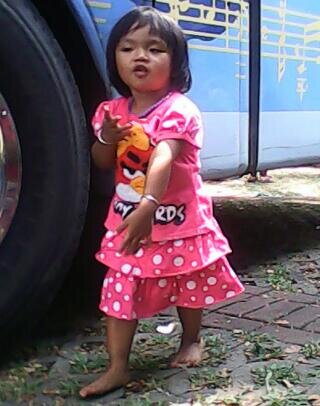 putri pertama eyang cukur.