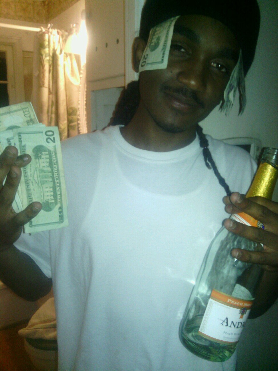 From Da Sipp , Og Olivetboy , Make beatz and rap, like the Saints , love pussy money weed and music, raised in Baton Rouge La