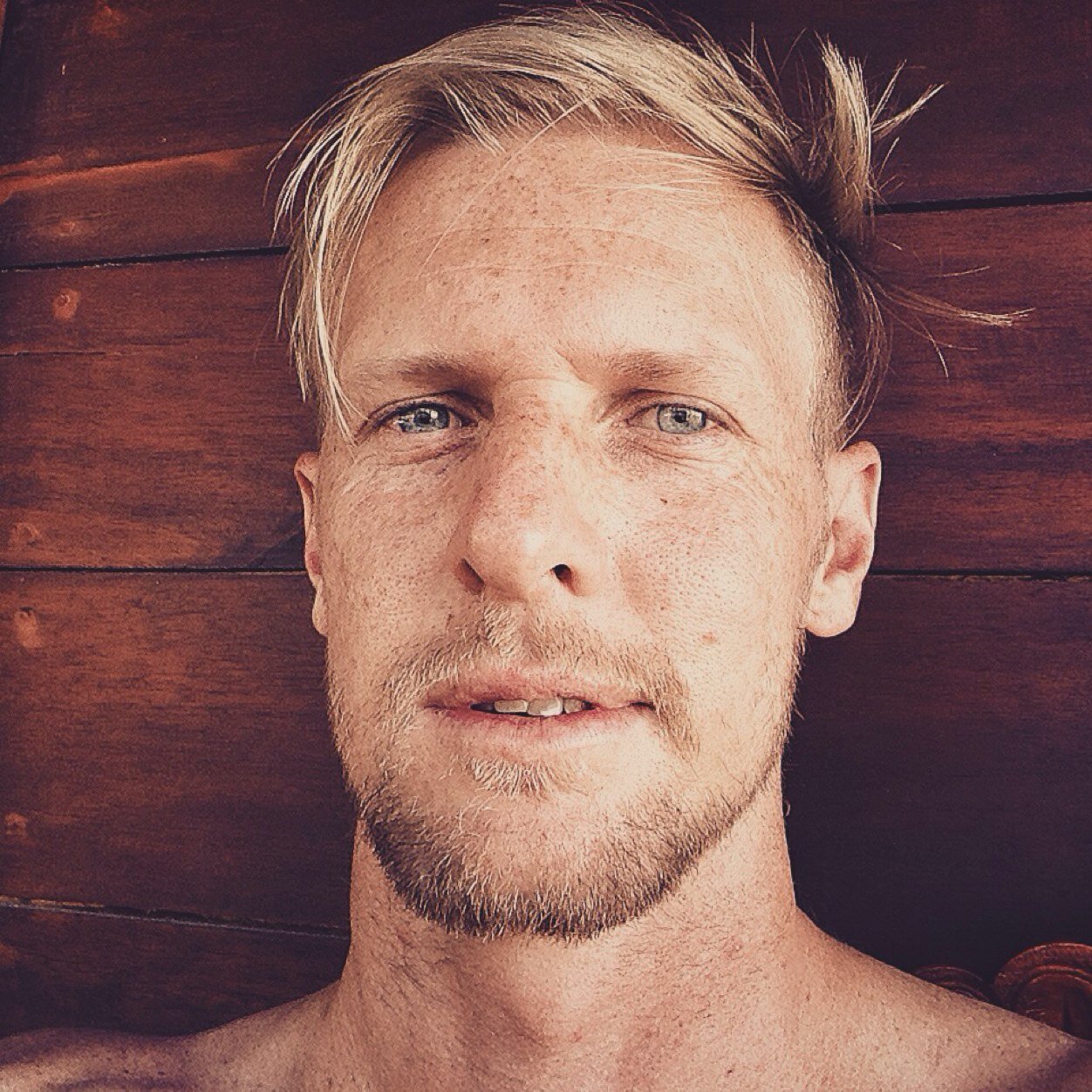 Front man of Durban based band @gangsofballet. Just want to be a part of a solution.
Instagram @Bradklynsmith