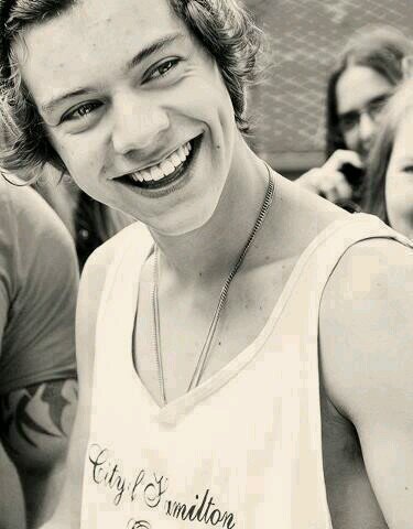 @Harry_Styles ♥ Me tiene desquiciada