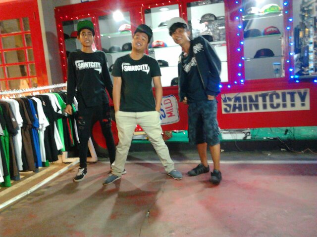 Α̩̩ϑª waktu buatmu untuk mndptkan,,,tapi juga Α̩̩ϑª wktu untuk mlepaskanmu.