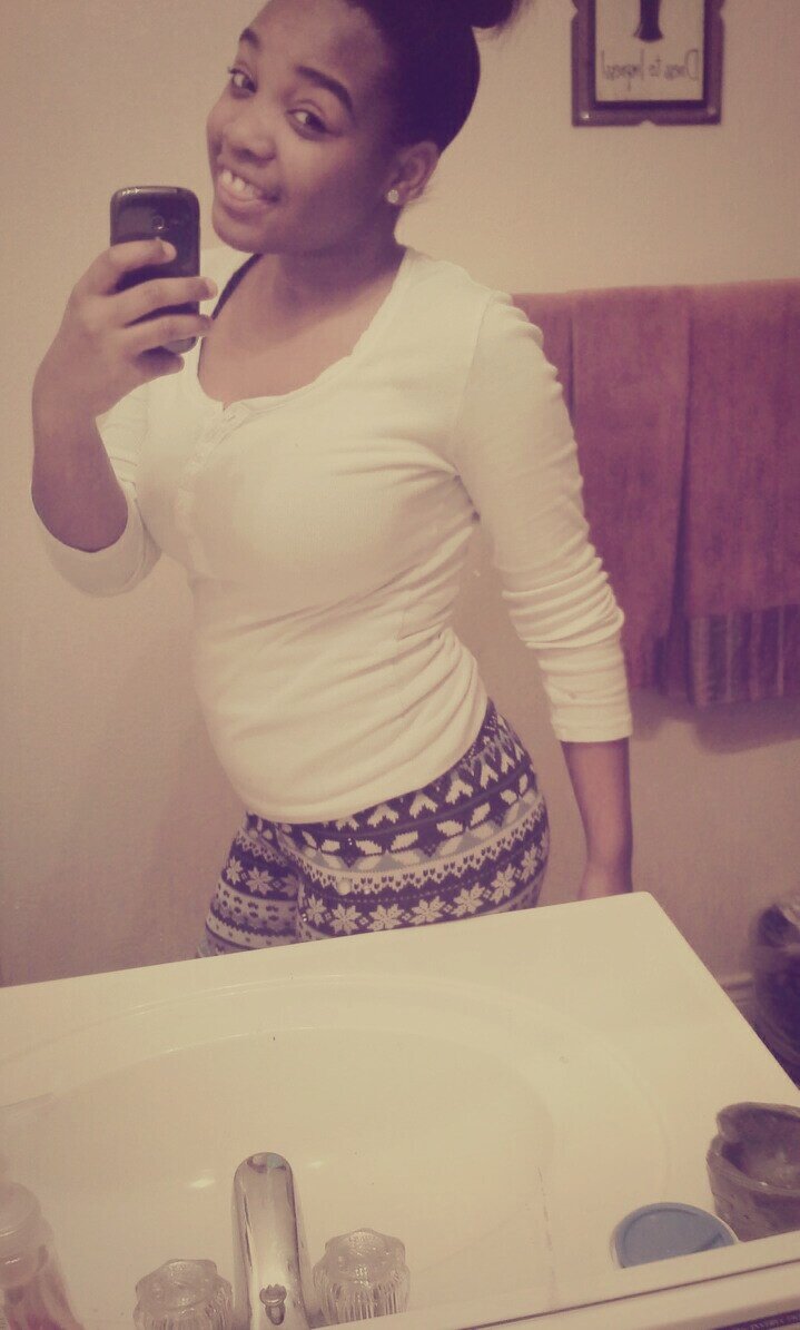 Ig : heytinkyouraqt | kik : tinkiddy_ | facebook : azydrea moore | im $INGL3 H0 .