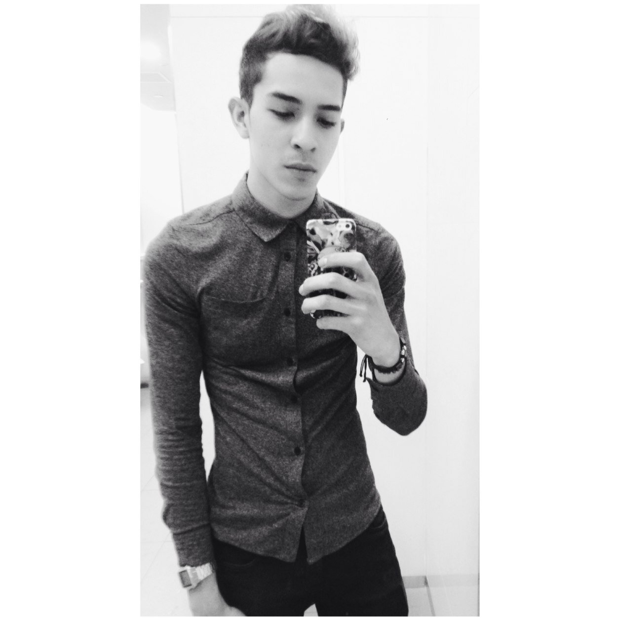 bobbytariq's profile picture. slowly driftin'