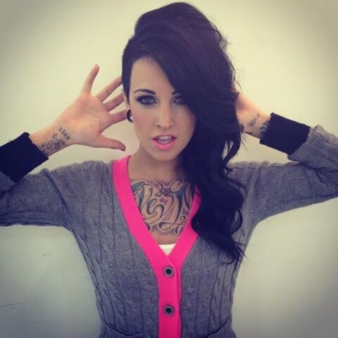 SalomeMartonovi's profile picture. You know life is worth the struggle when you look back on what you lost & realize what you have now is way better.