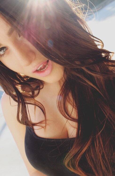 Being yourself is the best way to make someone fall in love with you.