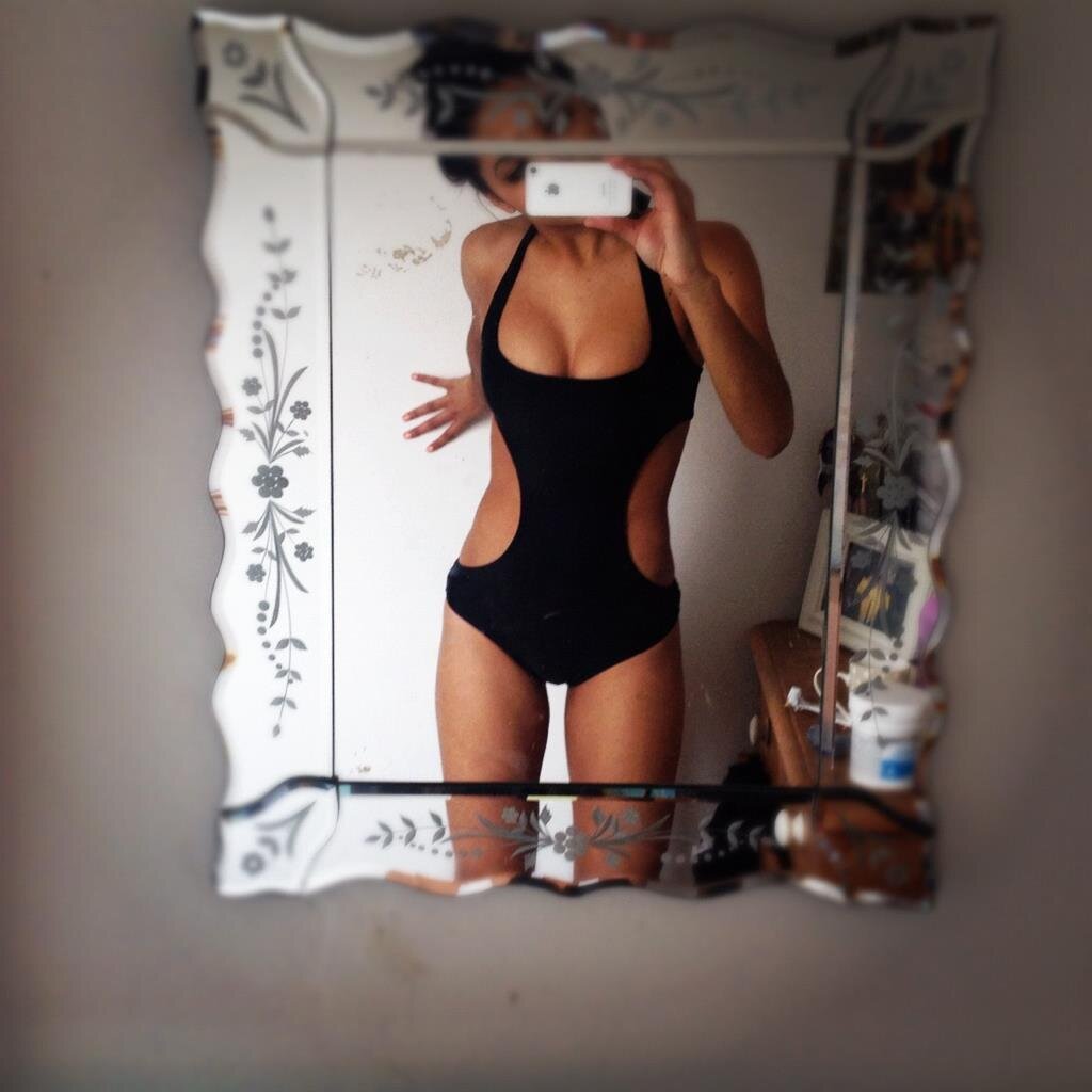 MicaelaPunshon's profile picture. If a girl leans towards you, kiss her. If a girl's hand is free, hold it. And if she's upset, hug her till she's okay