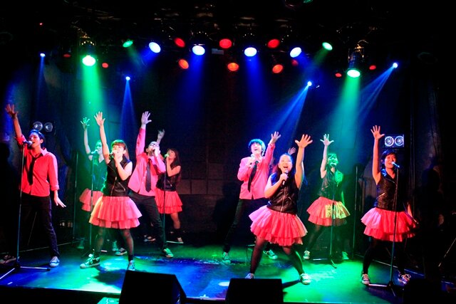 歌い、踊り、心を解放することが、未来を担う子ども達のアート活動に繋がる・・。
 「歌って踊ってサポートしよう！！」を合い言葉に、ボーダーレスに、心を一つに歌う歓びの輪を広げていきたい。そんな活動をしております。