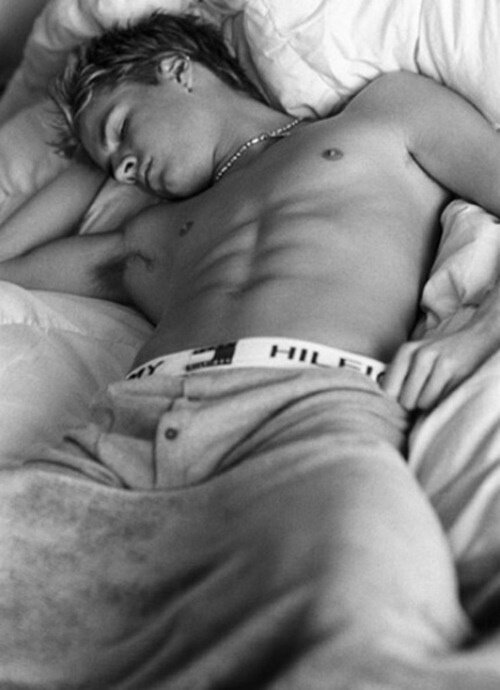 andrelucher's profile picture. the sun kissed me before washing his teeth follow and i'll follow you back il sole mi ha  baciato prima di lavarsi i denti