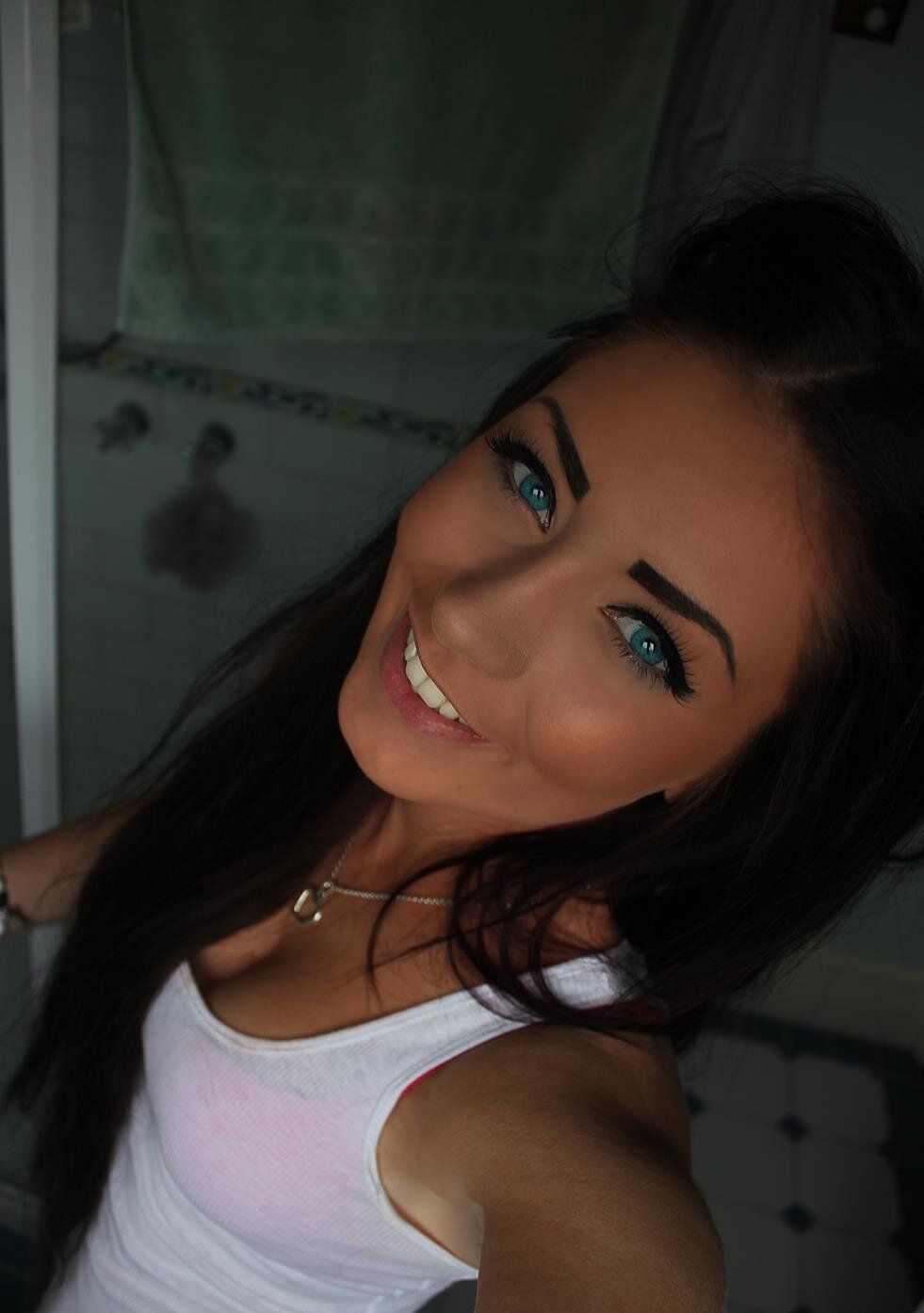 DottieNizot's profile picture. If she gives you a second chance, she's a keeper. Now be a man and show her why she should keep you.