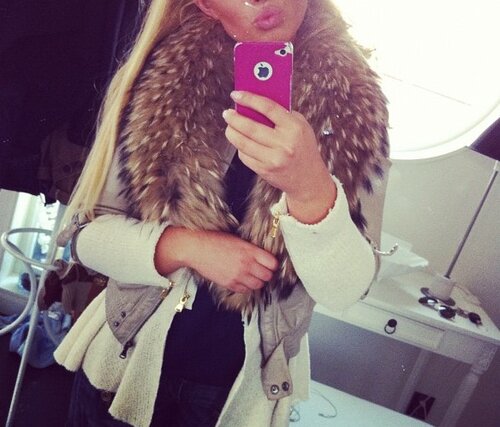 SheriUpward's profile picture. Never take anything too seriously.