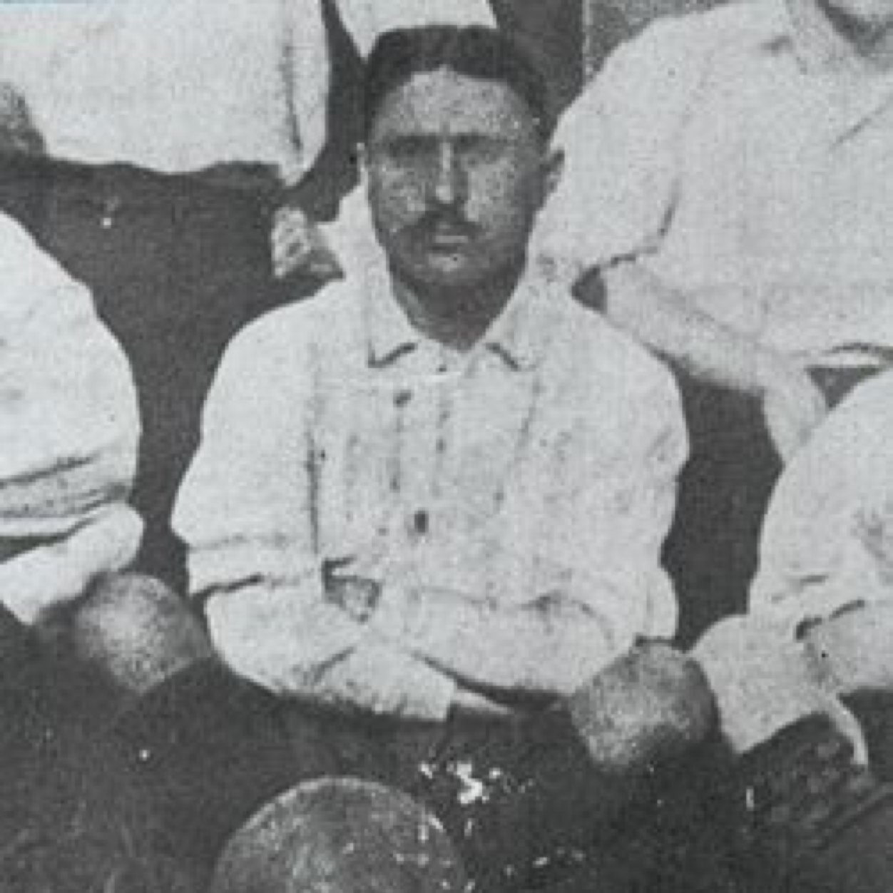 Dal 1901 al 1912 capitano della SS Lazio. Nel 1902, ho fatto la mia prima tripletta nel derby di Roma. A Piazza d'Armi. No, la Roma non esisteva.