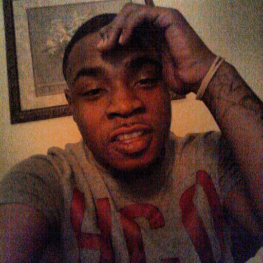 I just rent her 4some head shots,
                  
..But she won't get a dolla o.0
   
             Dis ain't RedBox


#Instagram @Sir_101
 •God•Family•$$$