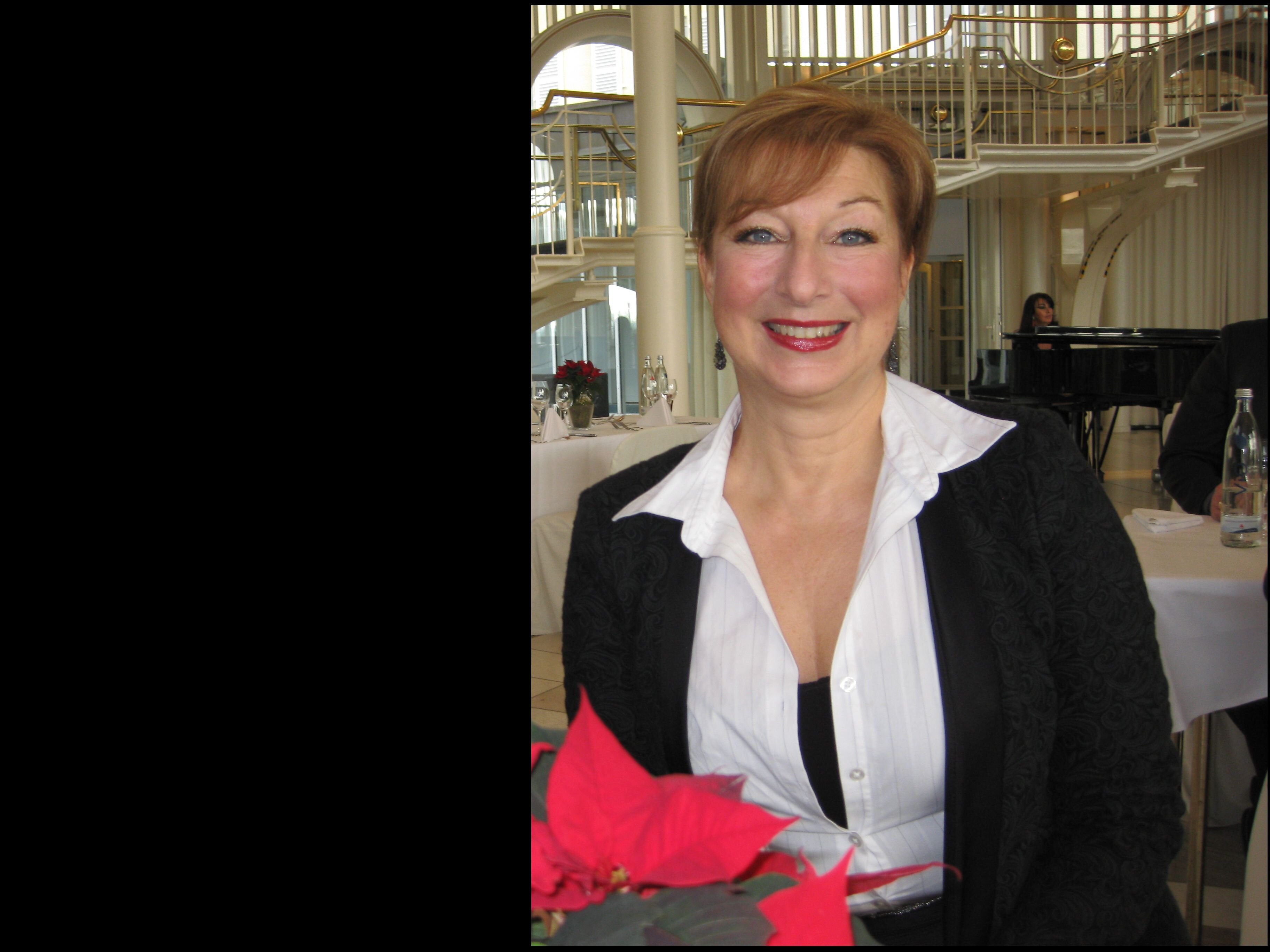 TollmannT's profile picture. Working for the UN Momentum for Change. Hobby actress, director, and voice/ public speaking coach.