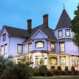 Pet Friendly Elegant Bed and Breakfast located in the lakes region of the Granite State