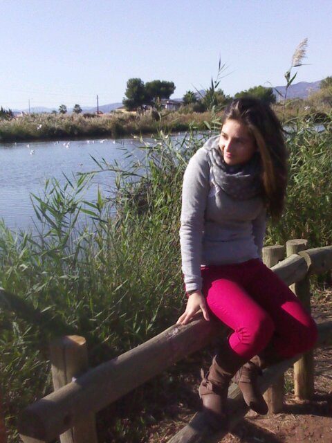 Nicoleta_97's profile picture. ●●●Tantos nombres en el mundo y se me paraliza el corazón cada vez que escucho el tuyo ●●●