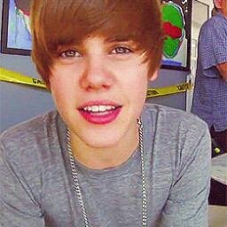 He sings. He writes. He acts. He raps. He's talented. He stole millions of hearts. He's my idol. He's perfect. He's Justin Drew Bieber.♡♡
