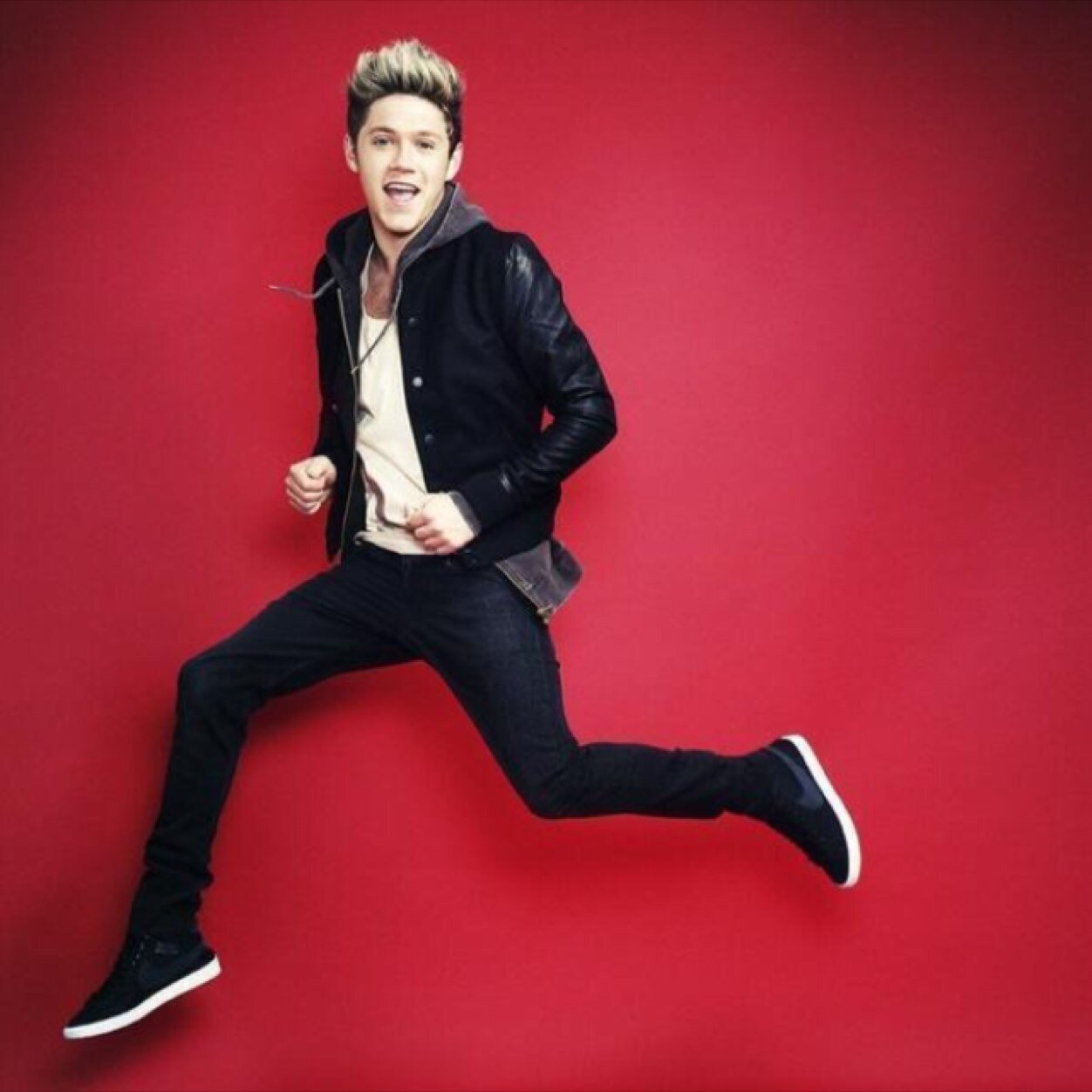 Please follow @le_craymofo for this free follow that i have given you :D