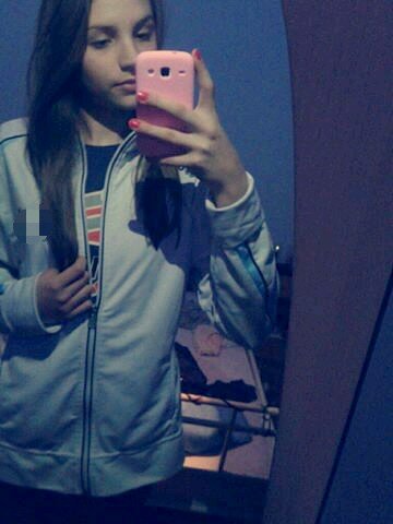 hi guys✌❤ i'm iva,from croatia,14 years old.i follow back:)❤