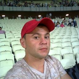 Procurando viver a vida de modo que me traga felicidades!!!!