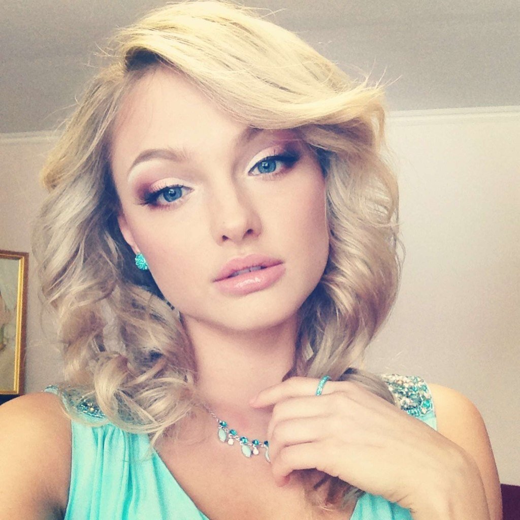 ElbertineWatlin's profile picture. I don't trip. I do random gravity checks.