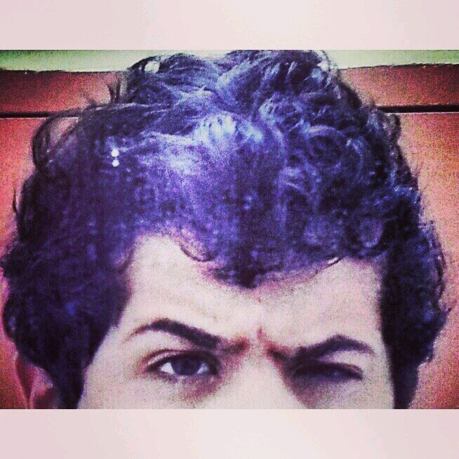 ‏احب الفكاهه والمرح..احب النشيد والتمثيل....طالب  بجامعه الملك  خالد. . $$$