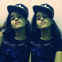 - sou humilde pois até o sol com toda sua grandeza se põe e deixa a lua brilhar . dúvidas  http://t.co/HJhIxE7xHi ,
