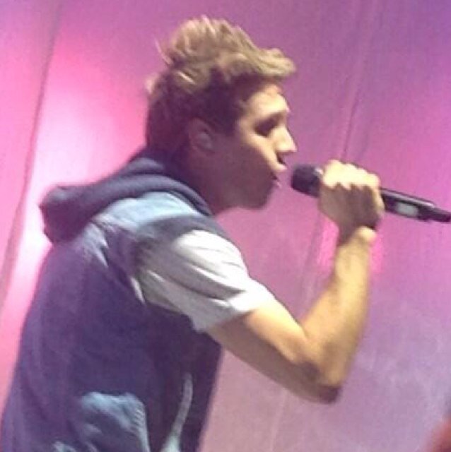Follow and i will follow back #jcat #mixer #directioner #rusher #vampette