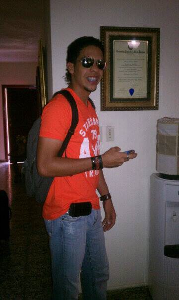 Luisf_perezj's profile picture. *Estudiante d'Ingenieria Electromecanica   *Propietario en Mobile Monster   *Soltero   *Soñador   *Skin *Just Follow me and add me pin:27A50387