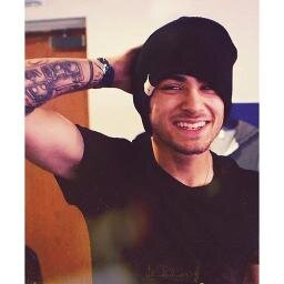 follow @pizzaforliam