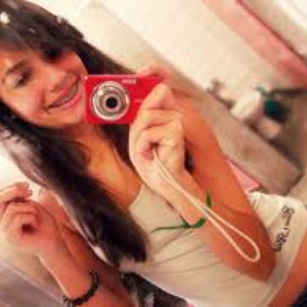 Camila, top do topo otário.
Vem na minha, só naum se apaixone