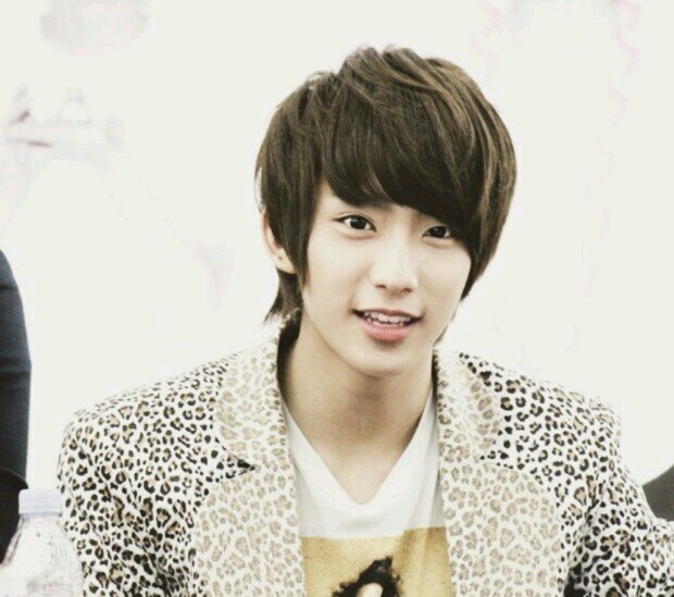 Call me gongchan baby ... ผม กงชาน มักเน่ B1A4 เด็กเลือด แอ๊บแบ๊วปุอิ๊งๆน่ารักแบบนี้มีที่ใหน~ ฟอลมาคุยกันนะครับ .ขยิบตา แฟมผม #93 line #SKYFLYFAM