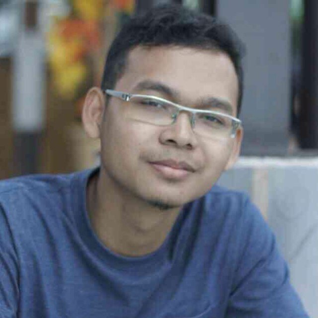 deskhi's profile picture. 