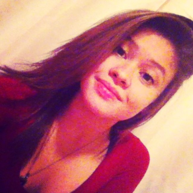 _larissacom2ss's profile picture. Um dia de cada vez, certo?