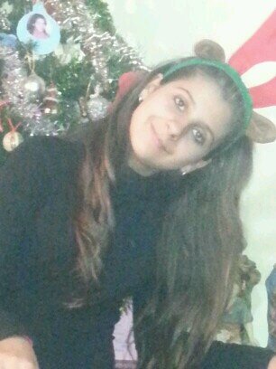 exageradamente feliz