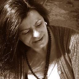 Sou como você me vê. Posso ser leve como uma brisa ou forte como uma ventania, Depende de quando e como você me vê passar...