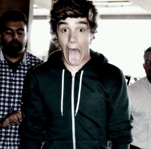 ziamyniggas's profile picture. i gave u a free follow, follw my main @zaynasm pls ilysm