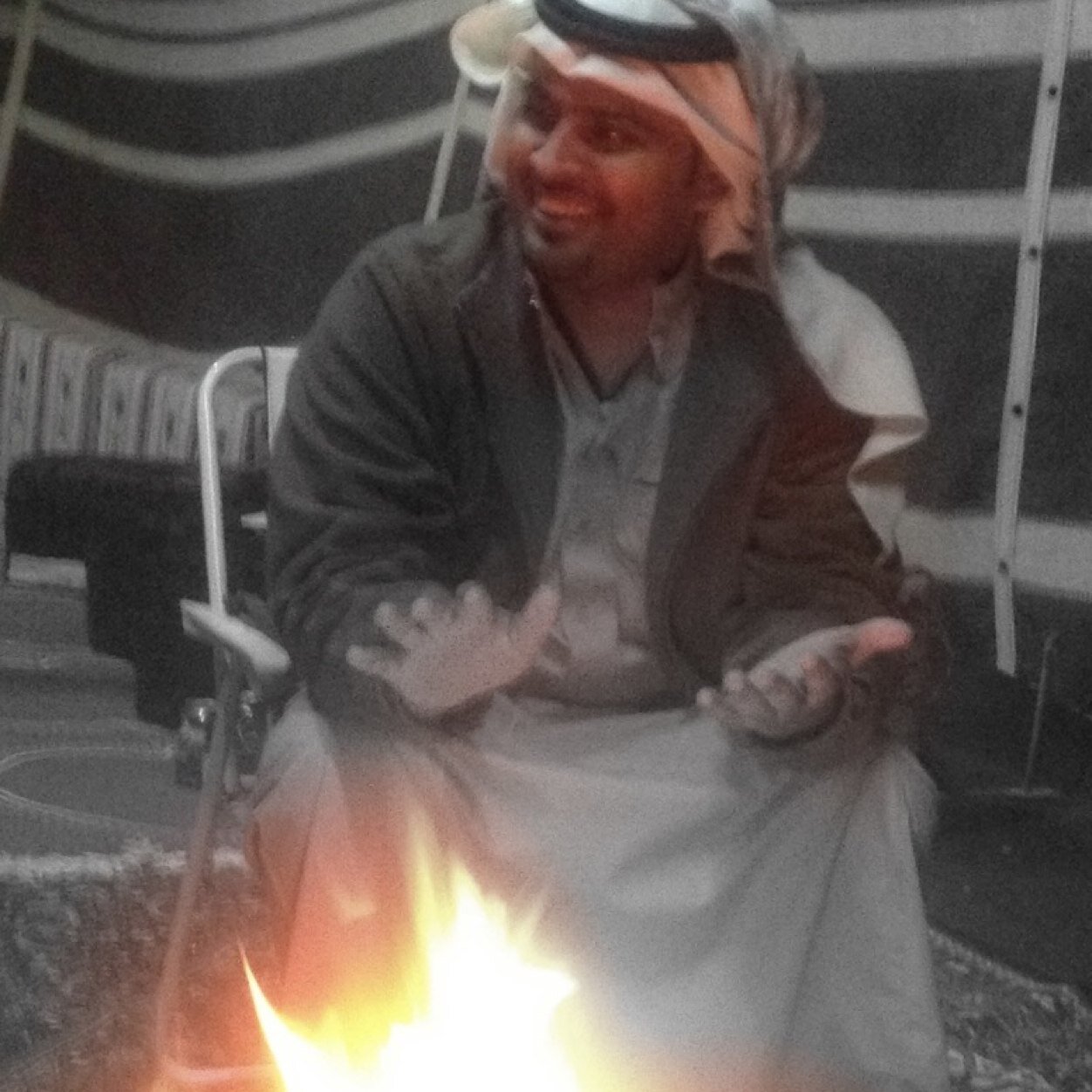 ...... لا إله إلا أنت سبحانك إني كنت من الظالمين ...... الـفـرق مـاهـو باللـحـى والاشـانـيـب ..................... الـفـرق بـيـن الـنــاس فـــرق العـقـولـي
